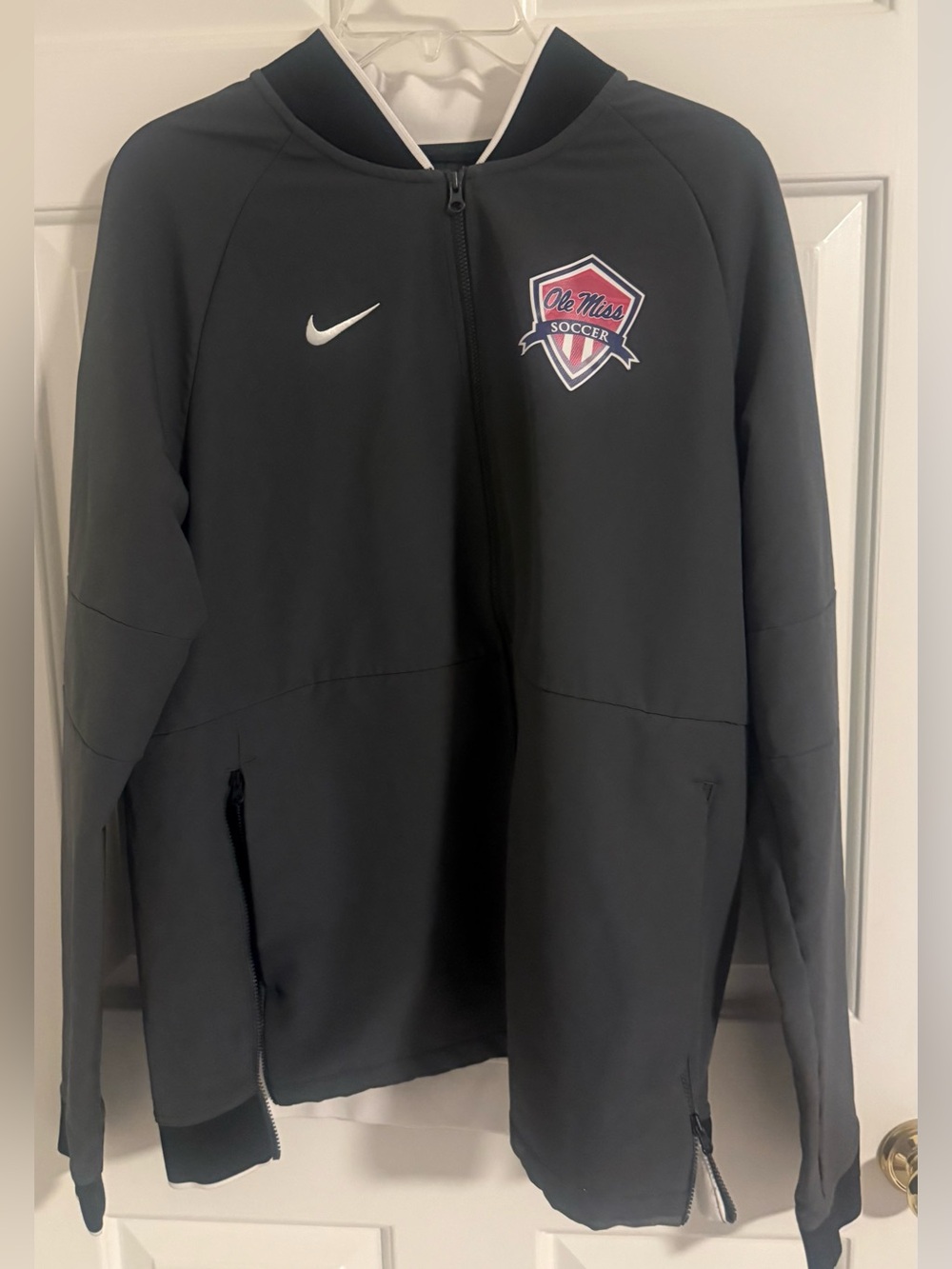 Ole Miss Soccer Nike Zip Up crew neck size Medium